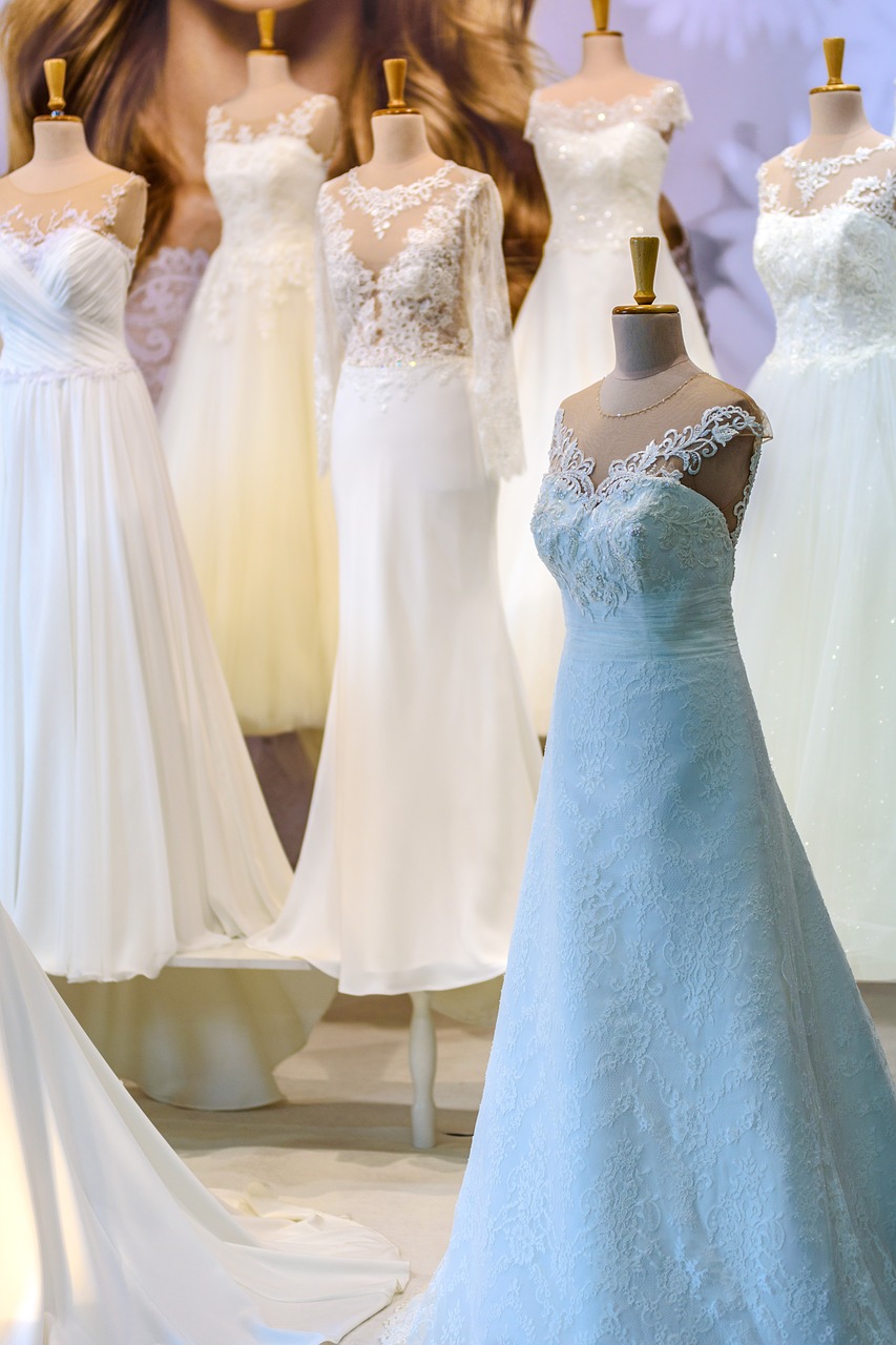 salon-of-wedding-dresses-1967291_1280